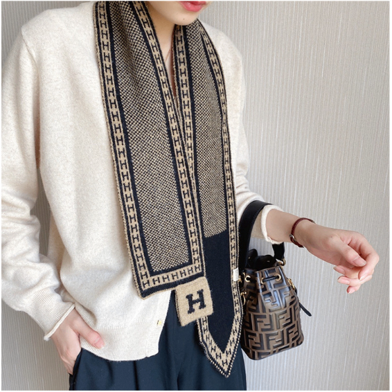 HA29113 - KHĂN QUÀNG CỔ CHỮ H