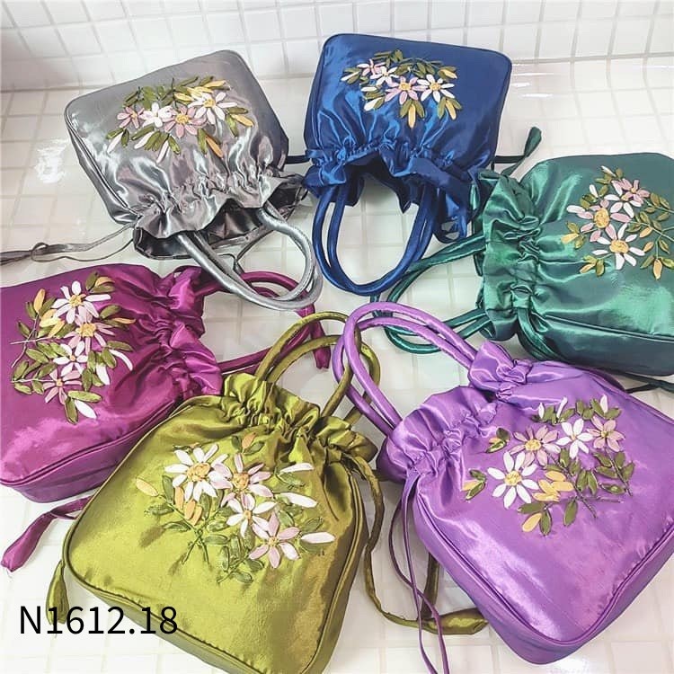 HA15122 - TÚI NHUNG THÊU DIỆN TẾT