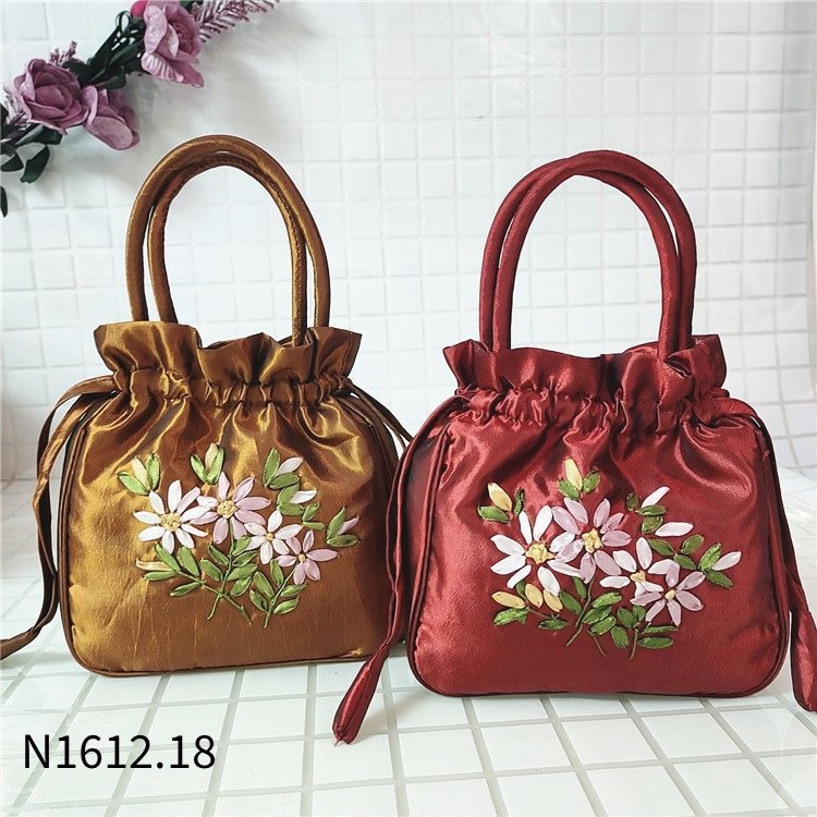 HA15122 - TÚI NHUNG THÊU DIỆN TẾT
