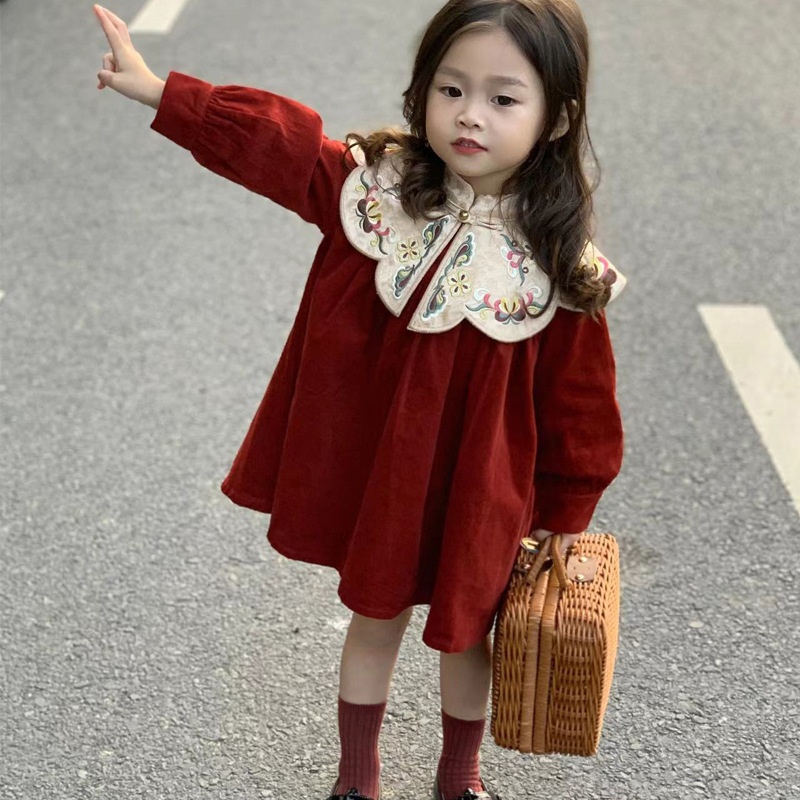 HA17123 - VÁY NHUNG THÊU CỔ PHONG CÁCH RETRO