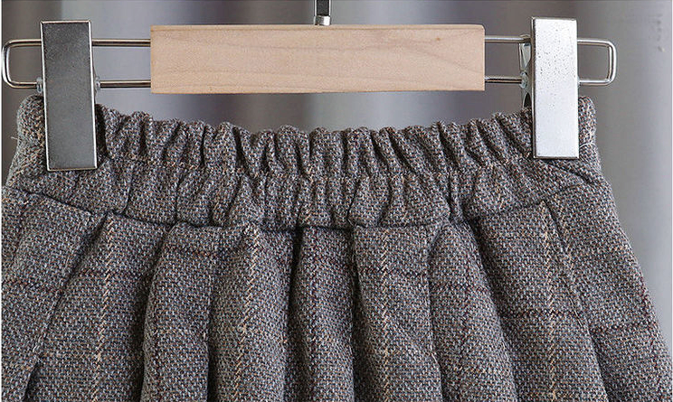 HH201217 - CHÂN VÁY XẾP LY 3 CÚC CHO BÉ