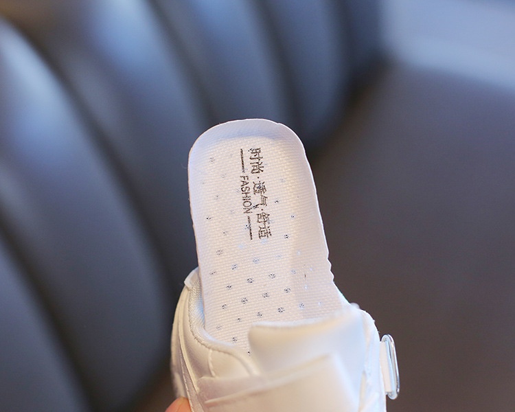 HH21125 - GIÀY THỂ THAO TRẮNG CHO BÉ