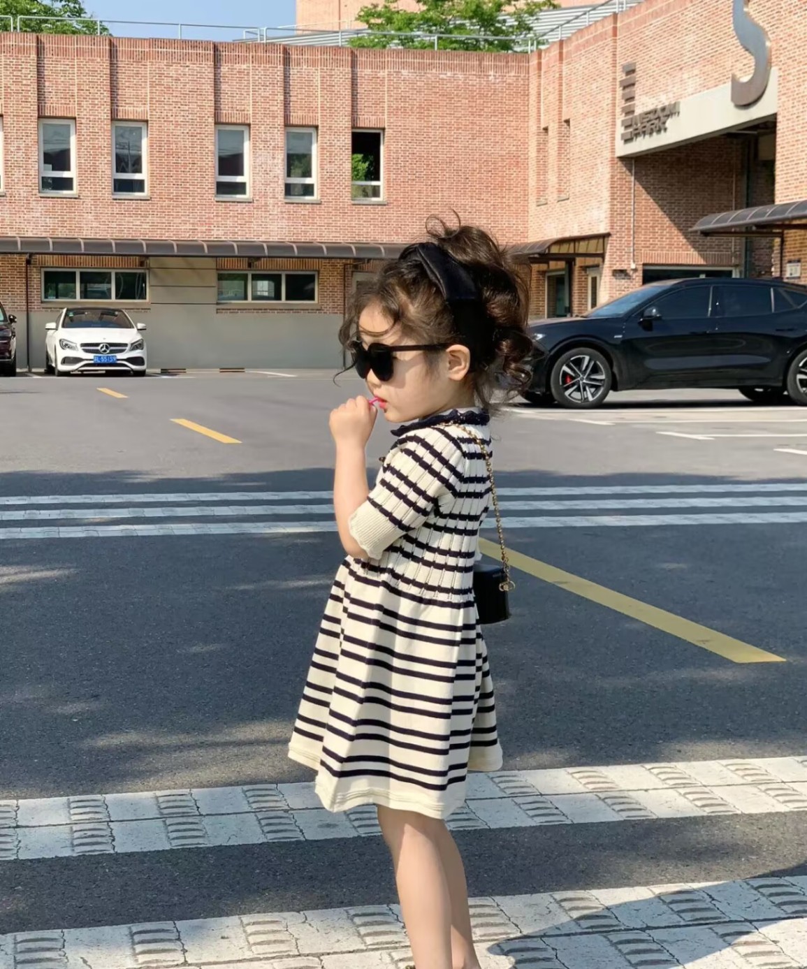 24HH81.05 - VÁY KẺ CHO BÉ GÁI