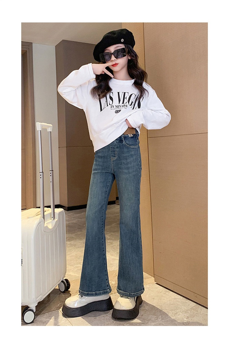 24HH111.08 - QUẦN JEAN ỐNG LOE BÉ GÁI