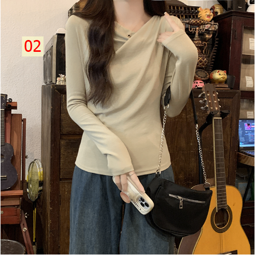 24HH131.03 - ÁO THUN CỔ CÁCH ĐIỆU