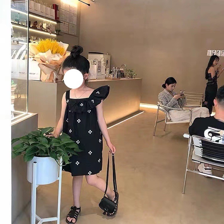 24HH151.05 - VÁY HOA LỆCH VAI CHO BÉ GÁI