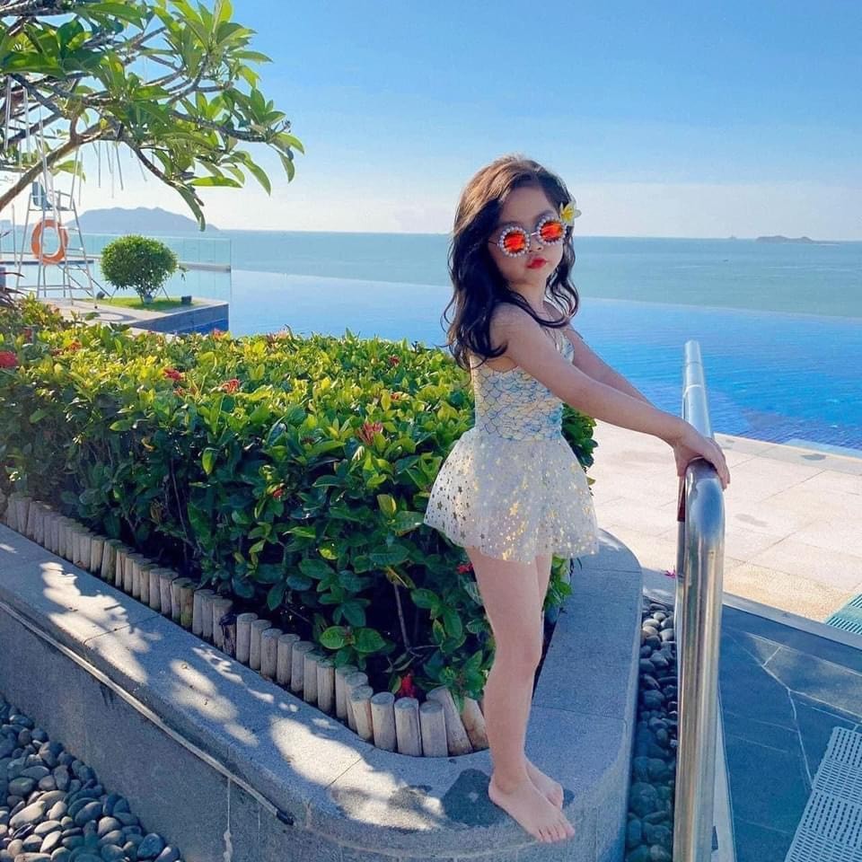 24HA212.07 - SET BIKINI TIÊN CÁ KÈM MŨ