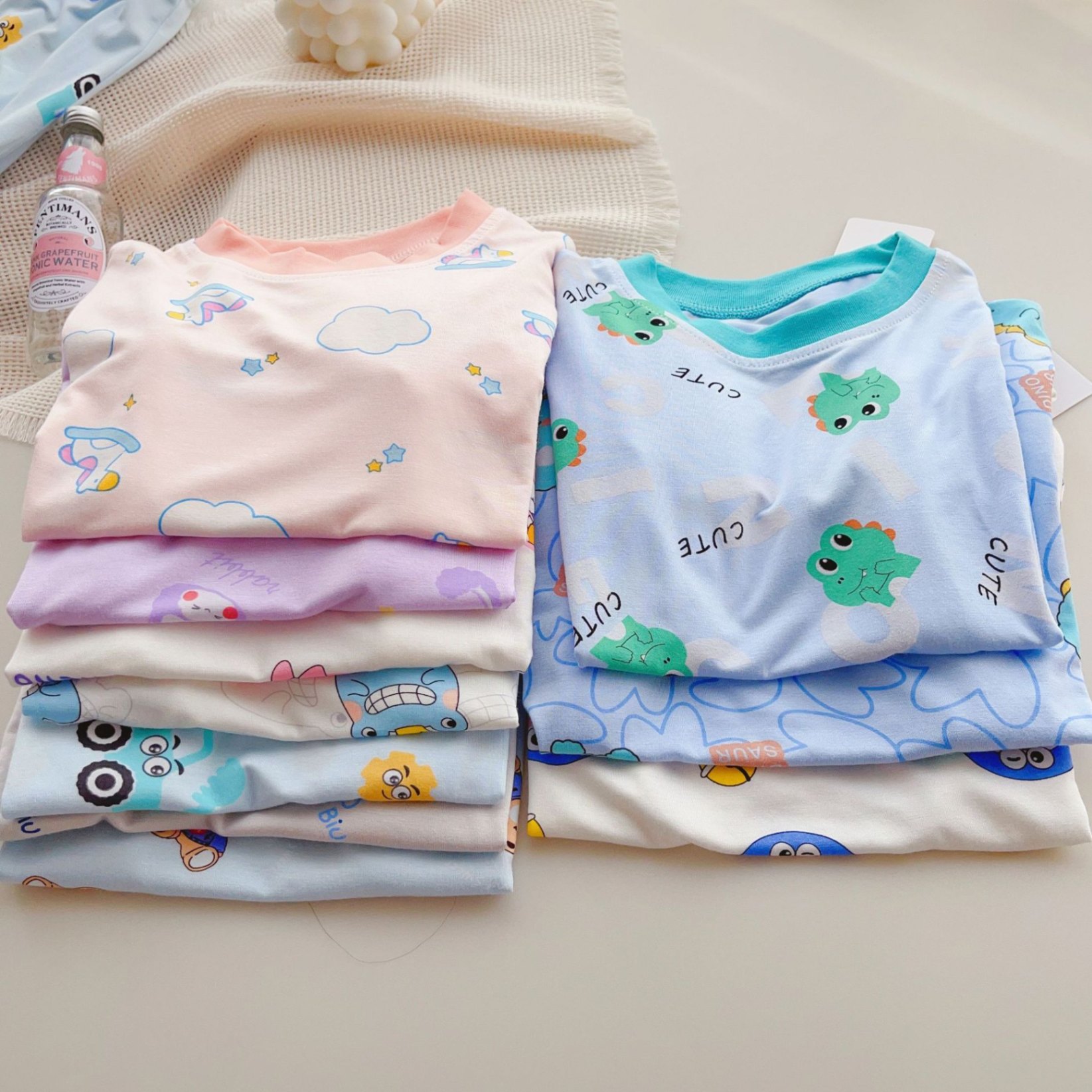 24HA282.05 - BỘ MẶC NHÀ MOMO MOKOO CHO BÉ