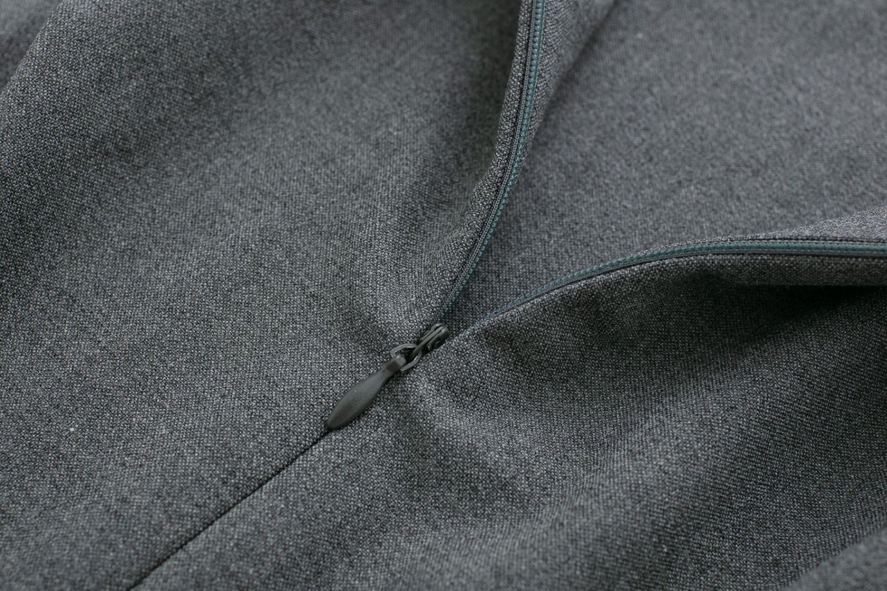 24HA292.09 - VÁY POLO NỮ