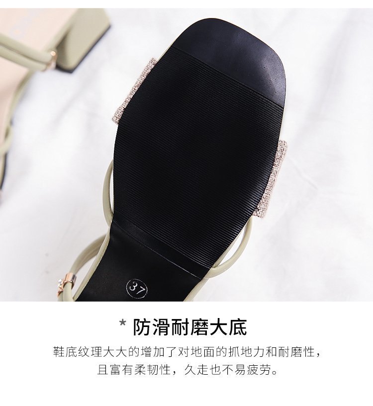 24HA292.01 - SANDAL GÓT VUÔNG PHỐI DẠ CHO NỮ
