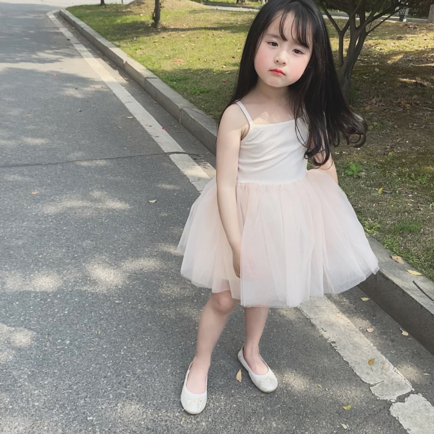 24HA13.10 - VÁY 2 DÂY TUTU CHO BÉ GÁI