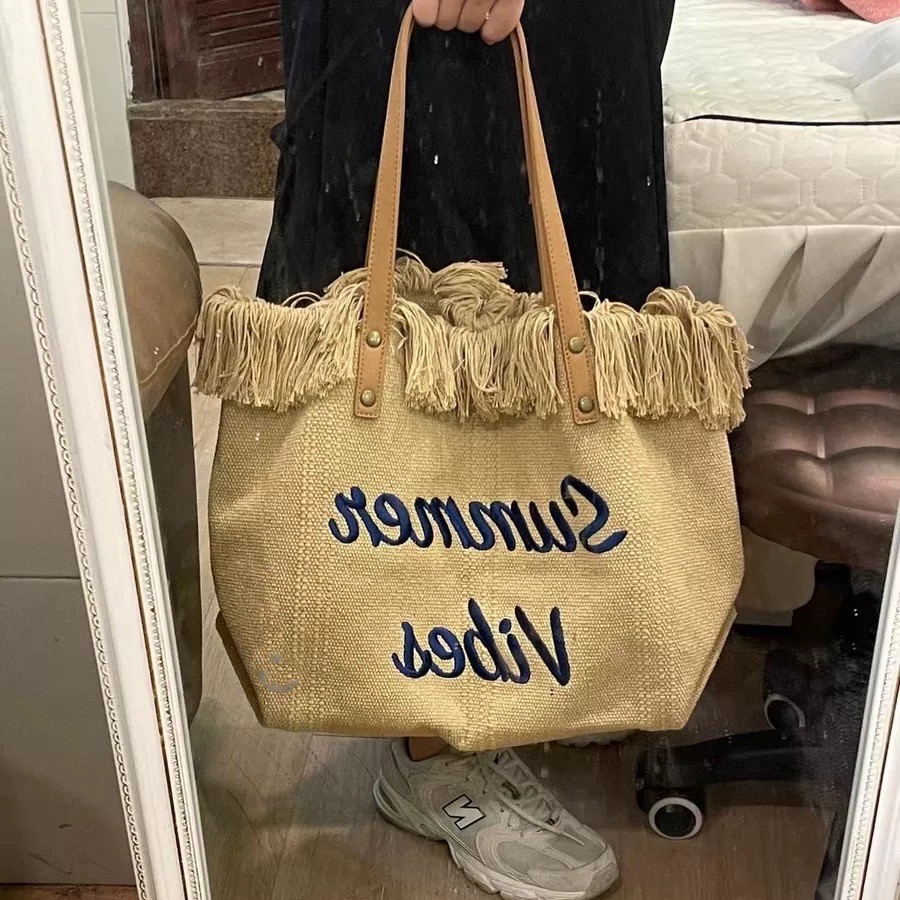 24HH53.06 - TÚI TOTE VẢI THÊU CHỮ