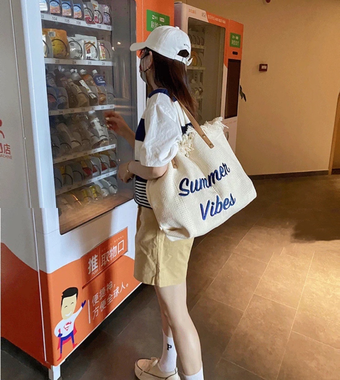 24HH53.06 - TÚI TOTE VẢI THÊU CHỮ