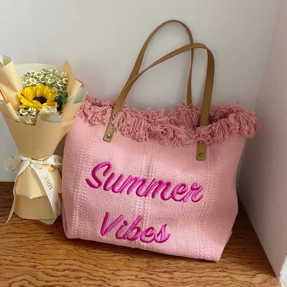 24HH53.06 - TÚI TOTE VẢI THÊU CHỮ