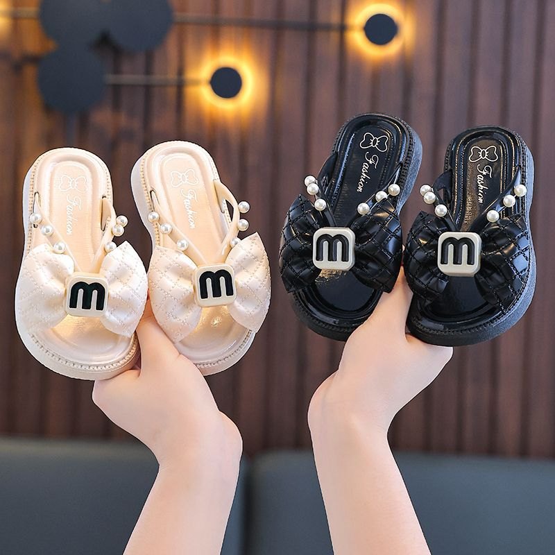 24HH73.02 - DÉP LÊ NƠ ĐÍNH CƯỜM BÉ GÁI