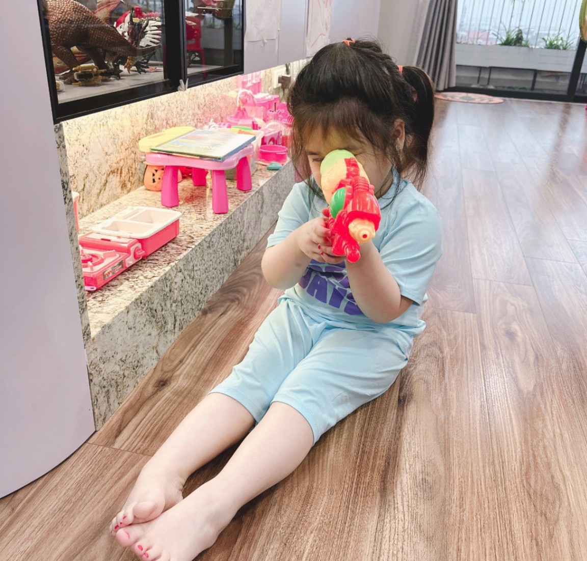 24HAVN05.103 - SÉT 2 BỘ NGỐ HELLO SẮC MÀU BÉ GÁI