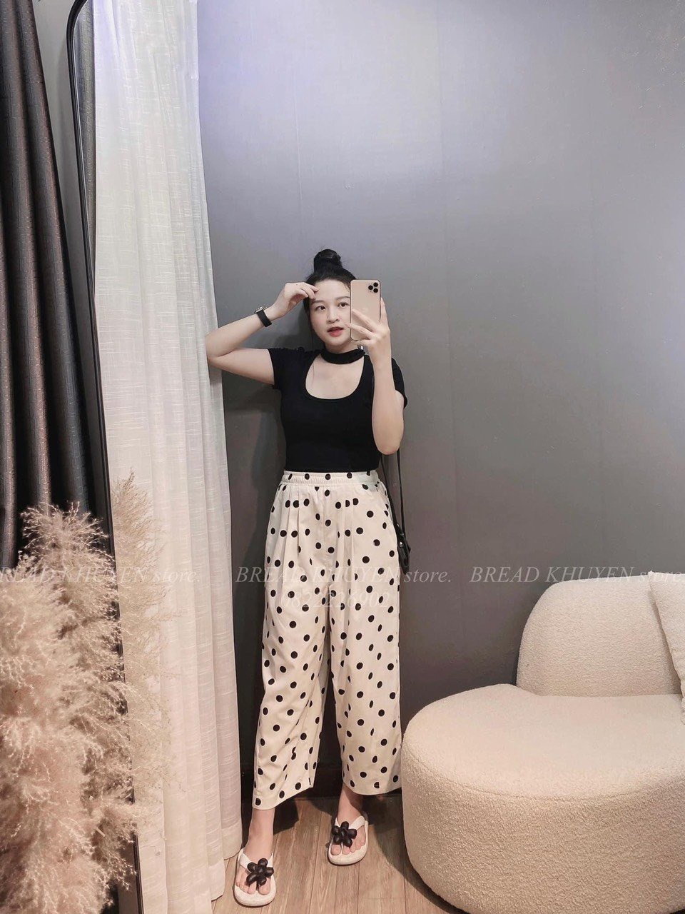 24HAVN06.103 - QUẦN MUJI THÔ HOẠ TIẾT KẺ CHẤM BI