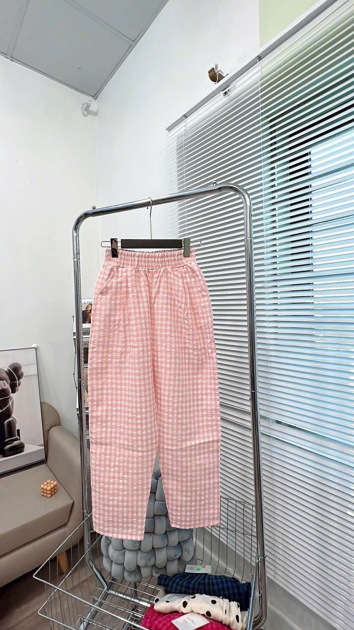 24HAVN06.103 - QUẦN MUJI THÔ HOẠ TIẾT KẺ CHẤM BI