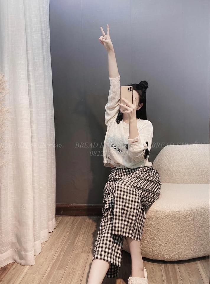 24HAVN06.103 - QUẦN MUJI THÔ HOẠ TIẾT KẺ CHẤM BI