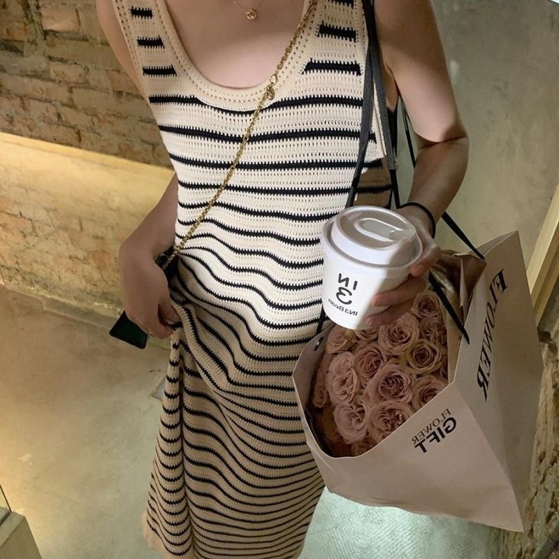 24HA113.07 - VÁY BA LỖ CỔ TRÒN XẺ TÀ