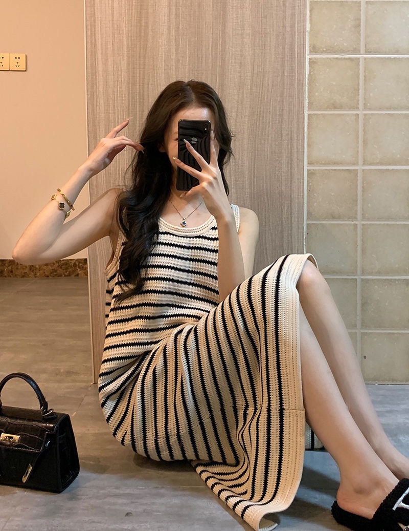 24HA113.07 - VÁY BA LỖ CỔ TRÒN XẺ TÀ