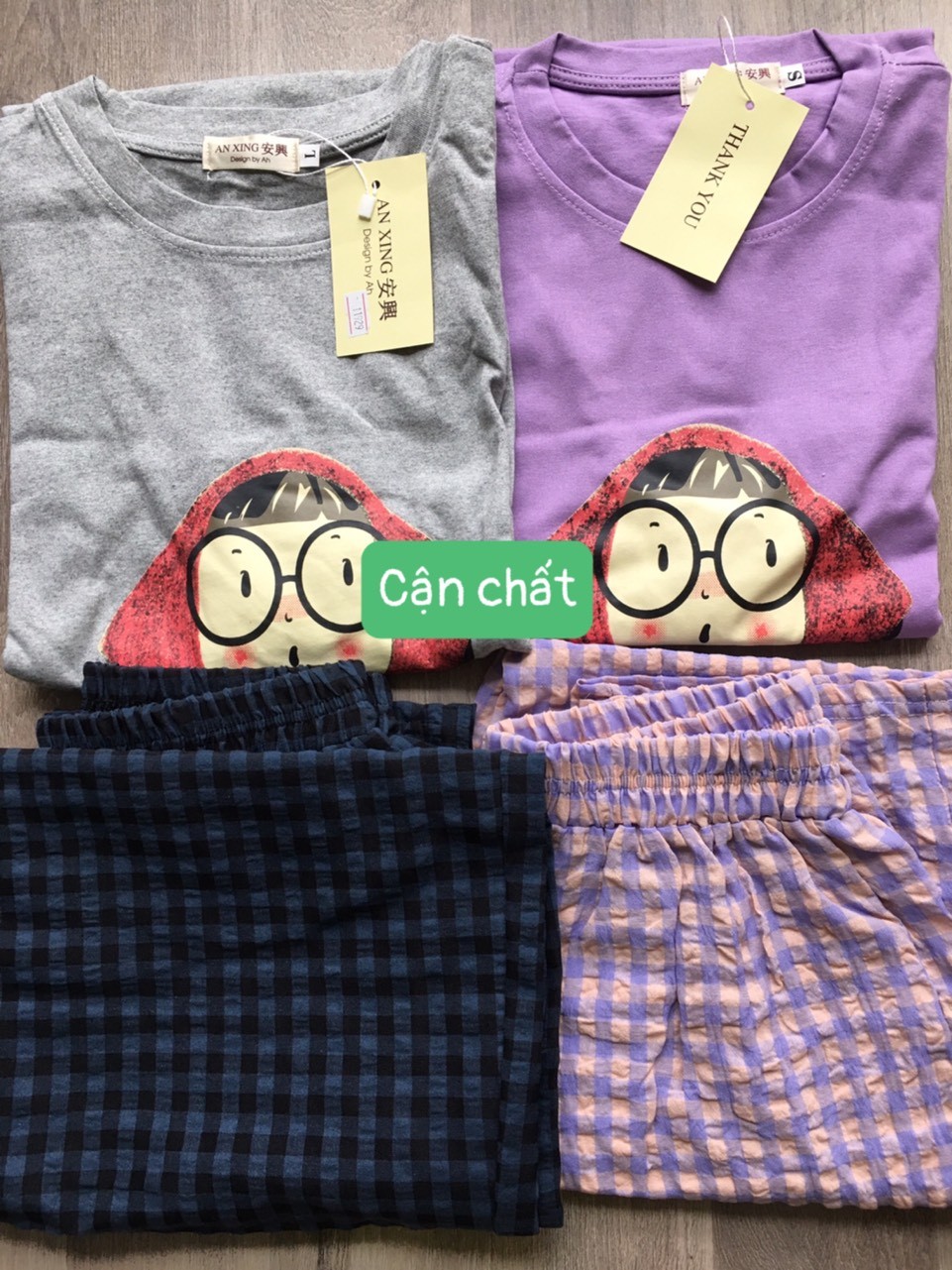24HAVN03.113 - BỘ CÔ GÁI ĐEO KÍNH MIX QUẦN KẺ CARO
