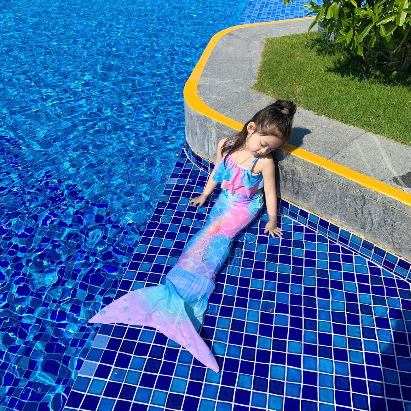 24HA163.01 - SET ĐỒ BƠI NÀNG TIÊN CÁ CHO BÉ