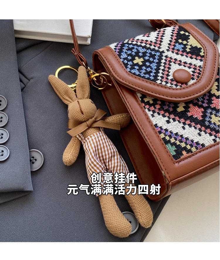 24HA213.08 - TÚI XÁCH THỜI TRANG KÈM GẤU THỎ TREO