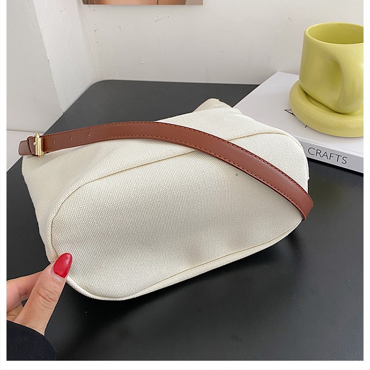 24HA233.02 - TÚI TOTE SNOOPY