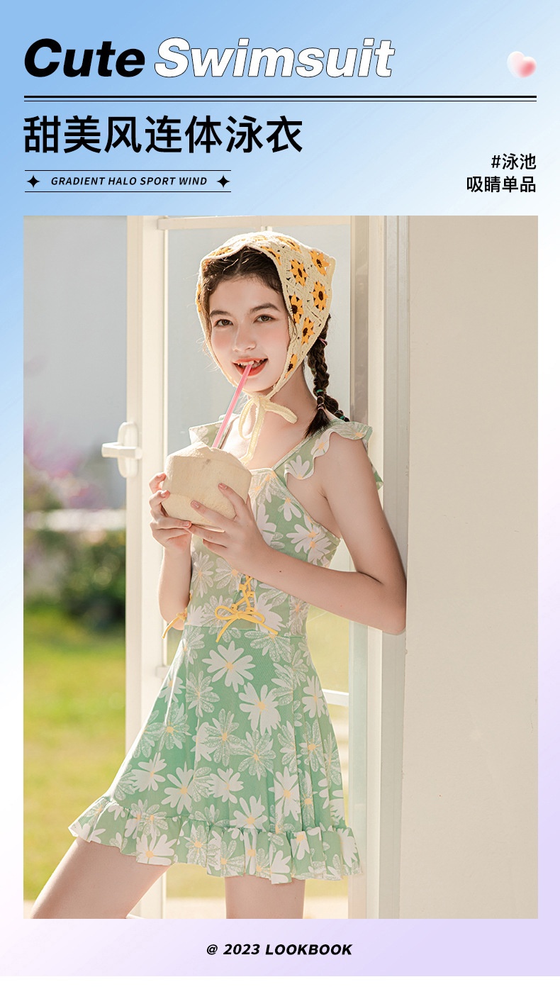 24HA64.08 - ÁO TẮM BÉ GÁI DAISY KÈM MIẾNG ĐỆM NGỰC