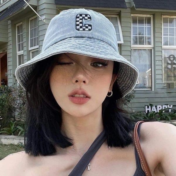 24HA94.11 - MŨ BUCKET JEAN CHỮ C