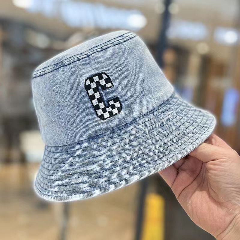 24HA94.11 - MŨ BUCKET JEAN CHỮ C