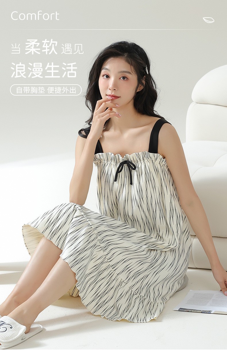 24HH144.03- VÁY 2 DÂY MẶC NHÀ KÈM BRA.