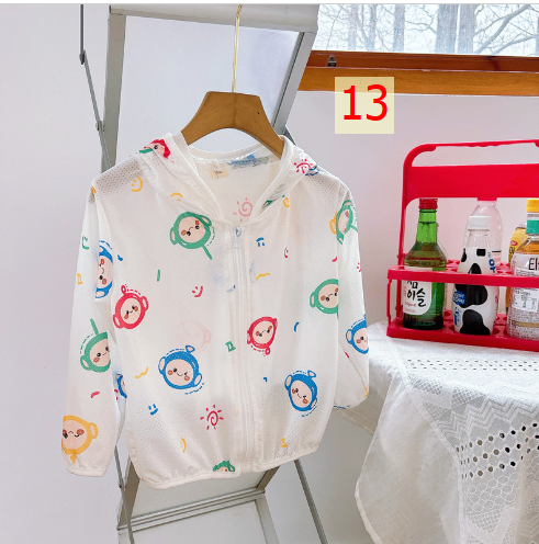 24HH194.09 - KHOÁC CHỐNG NẮNG LƯỚI HOẠT HÌNH