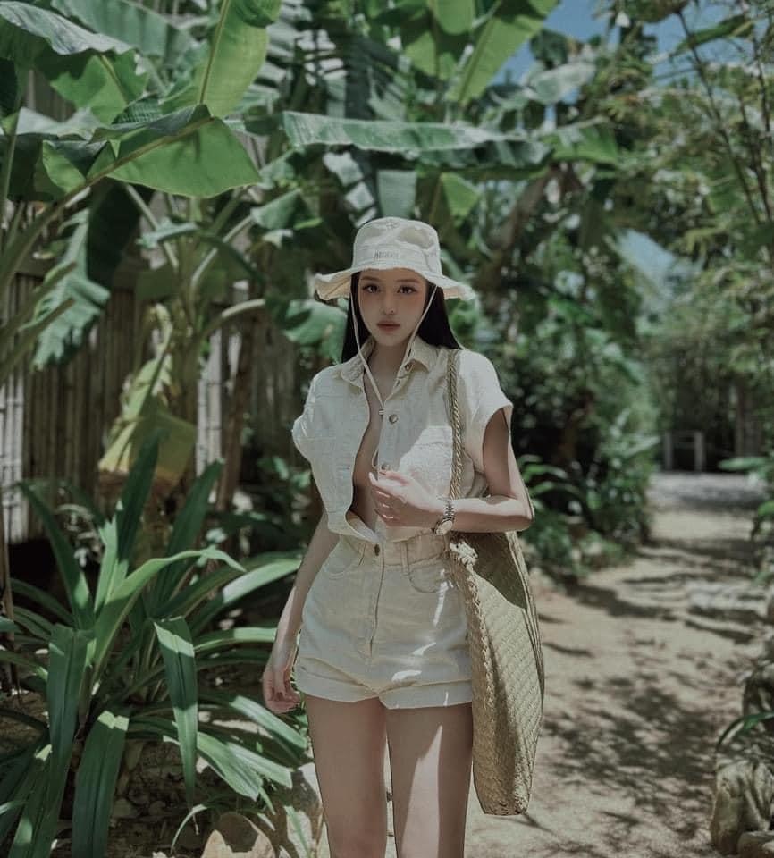 24HA55.16 - MŨ JACQUEMUS.