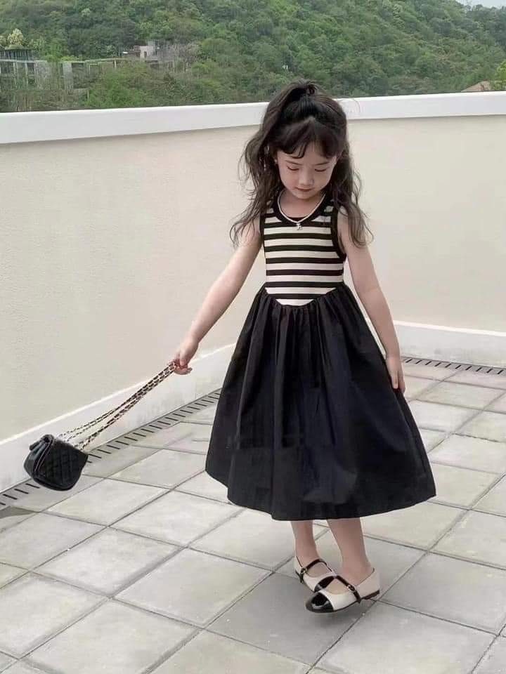 24HA85.17 - VÁY BÉ GÁI KẺ SỌC