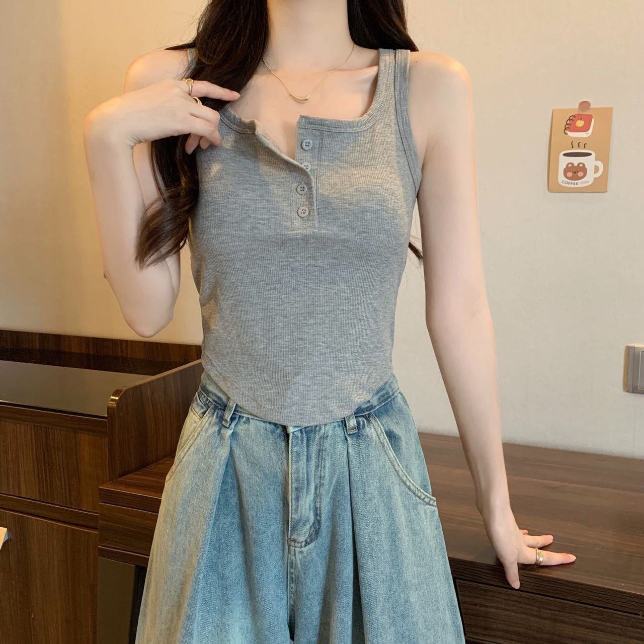 24HH115.03 - ÁO CROPTOP KÈM ĐỆM NGỰC