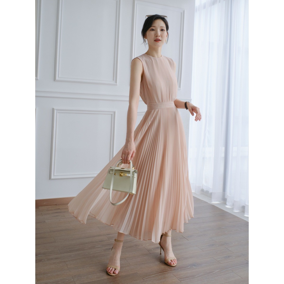 24HA135.11 - VÁY PURE YUAN XẾP LY