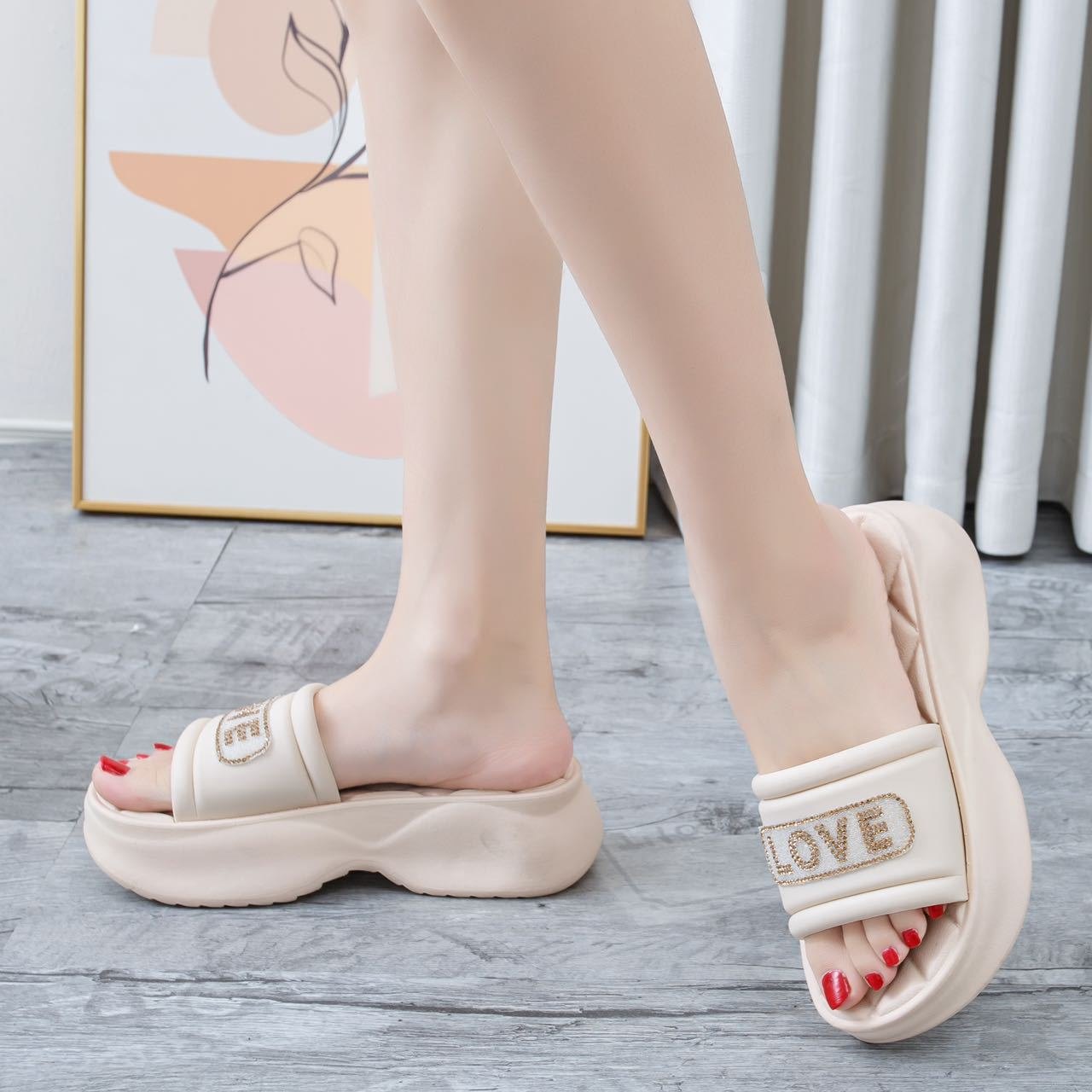 24HA185.19 - DÉP ĐẾ DÀY LOVE KUTE