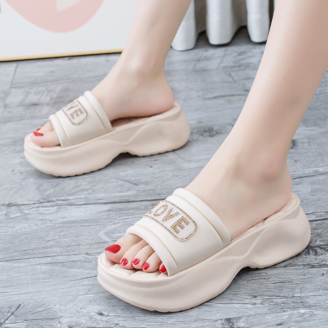 24HA185.19 - DÉP ĐẾ DÀY LOVE KUTE