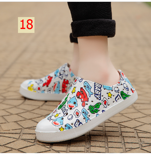24HA235.13 - GIÀY NATIVE TRẺ EM