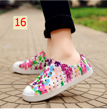 24HA235.13 - GIÀY NATIVE TRẺ EM