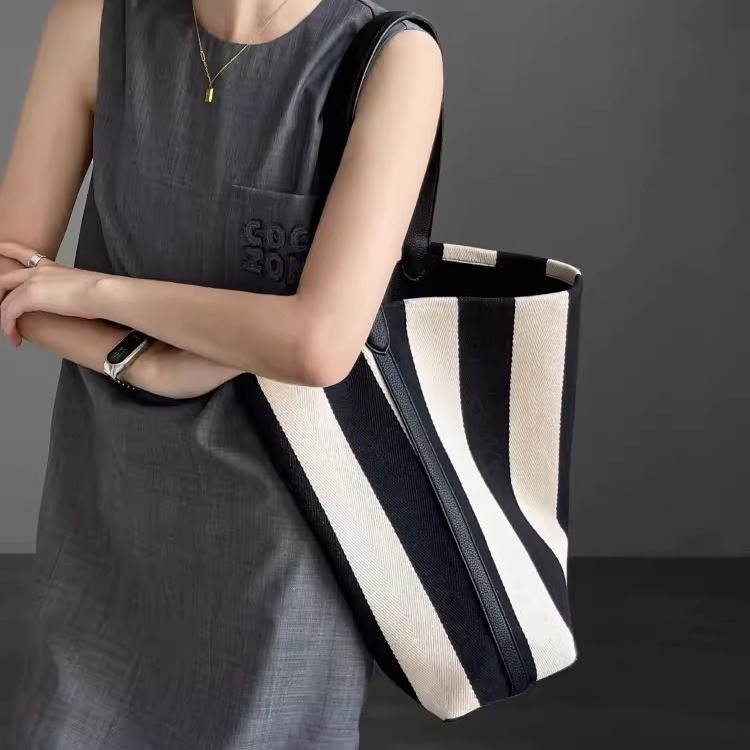 24HH245.14 - TÚI TOTE KẺ SỌC