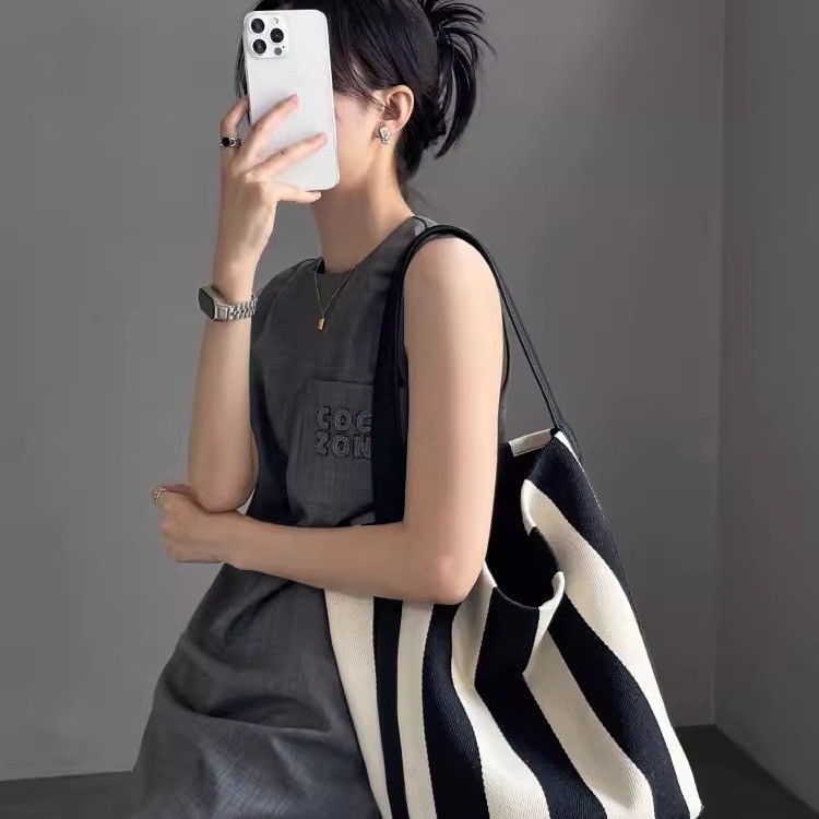 24HH245.14 - TÚI TOTE KẺ SỌC