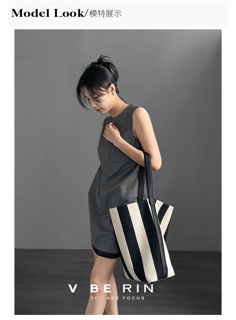 24HH245.14 - TÚI TOTE KẺ SỌC