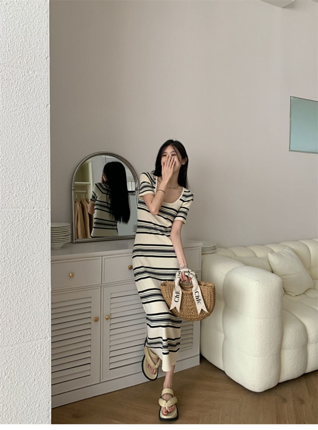 24HH255.22 - VÁY MONGTEGHI KẺ 2 MÀU