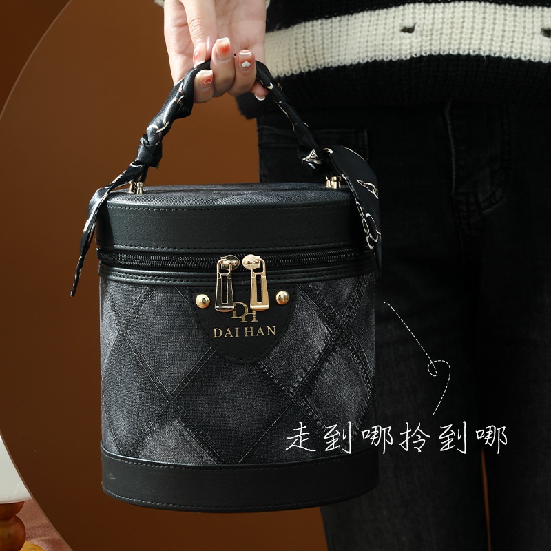 24HH285.01 - TÚI ĐỰNG MỸ PHẨM