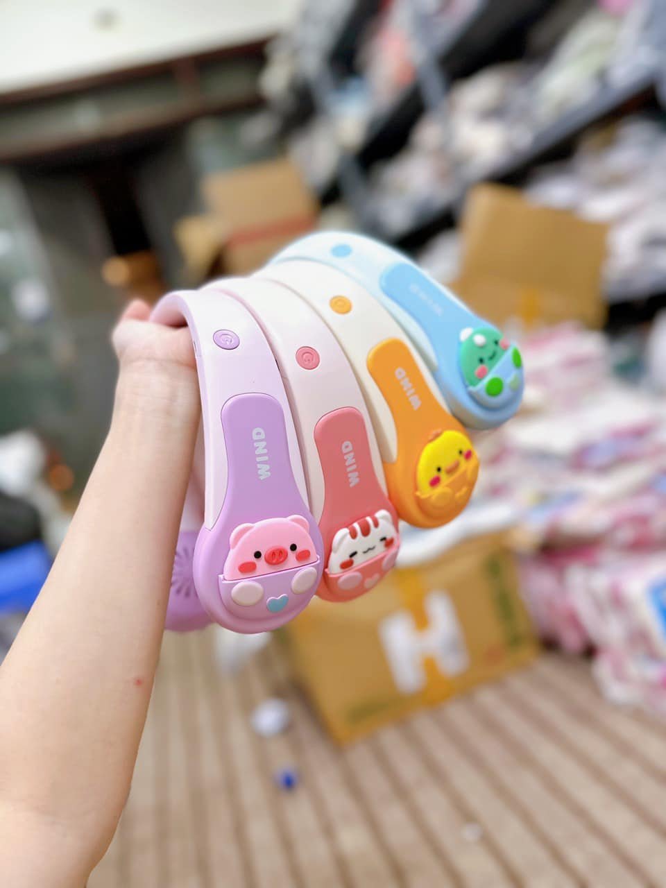 24HA56.04 - QUẠT ĐEO CỔ ĐIỀU HOÀ