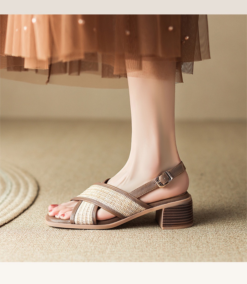 24HA86.27 - SANDAL GÓT VUÔNG QUAI CHÉO NỮ