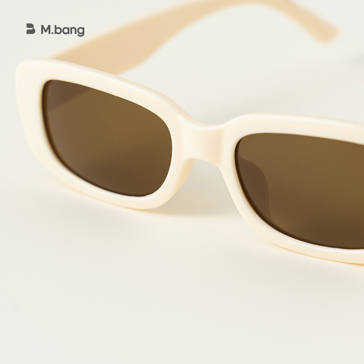 24HA126.35 - KÍNH TRẺ EM HÃNG MBANG